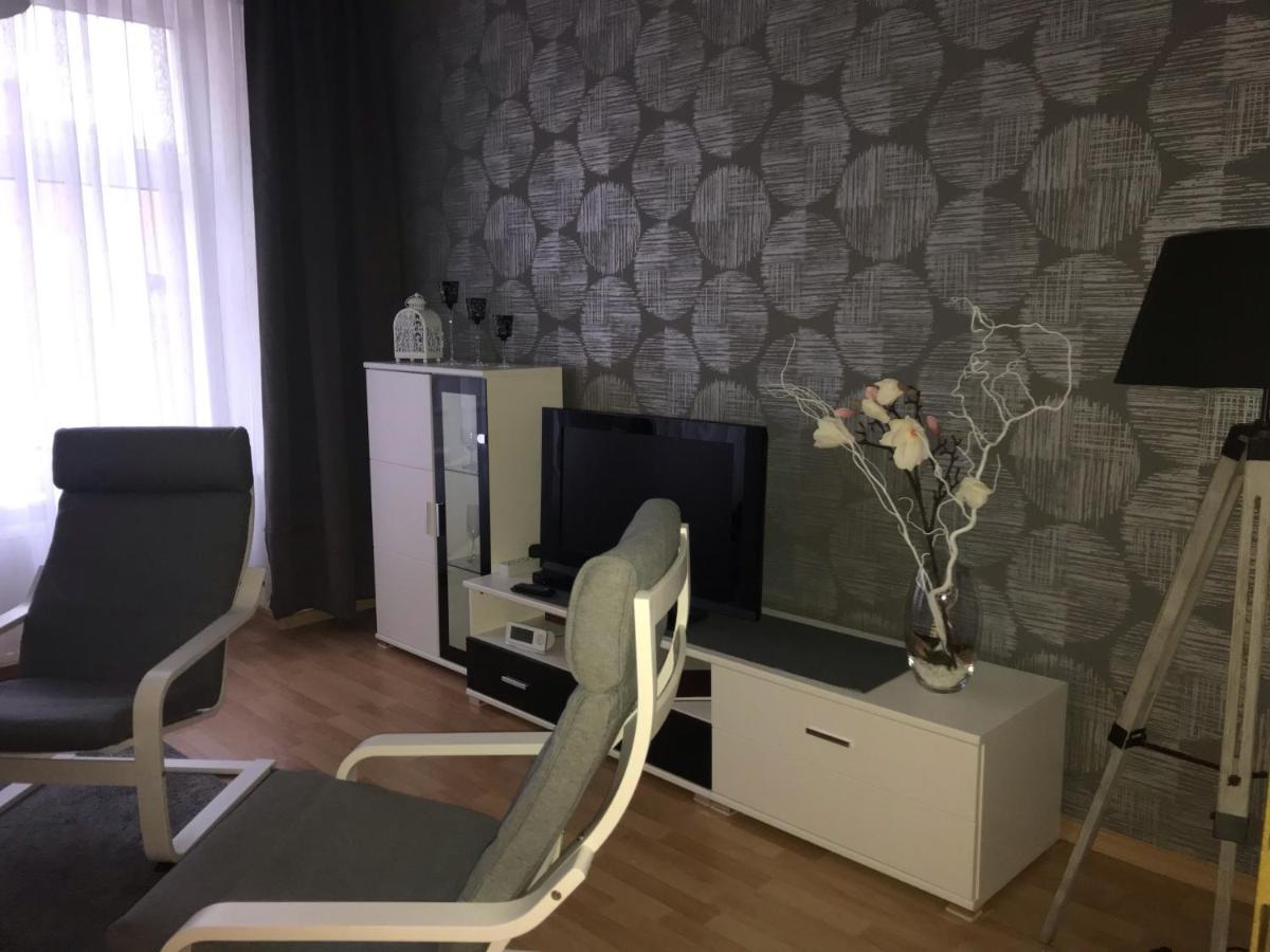 Ferienwohnung Am Schlossparkcenter Schwerin  Exteriör bild